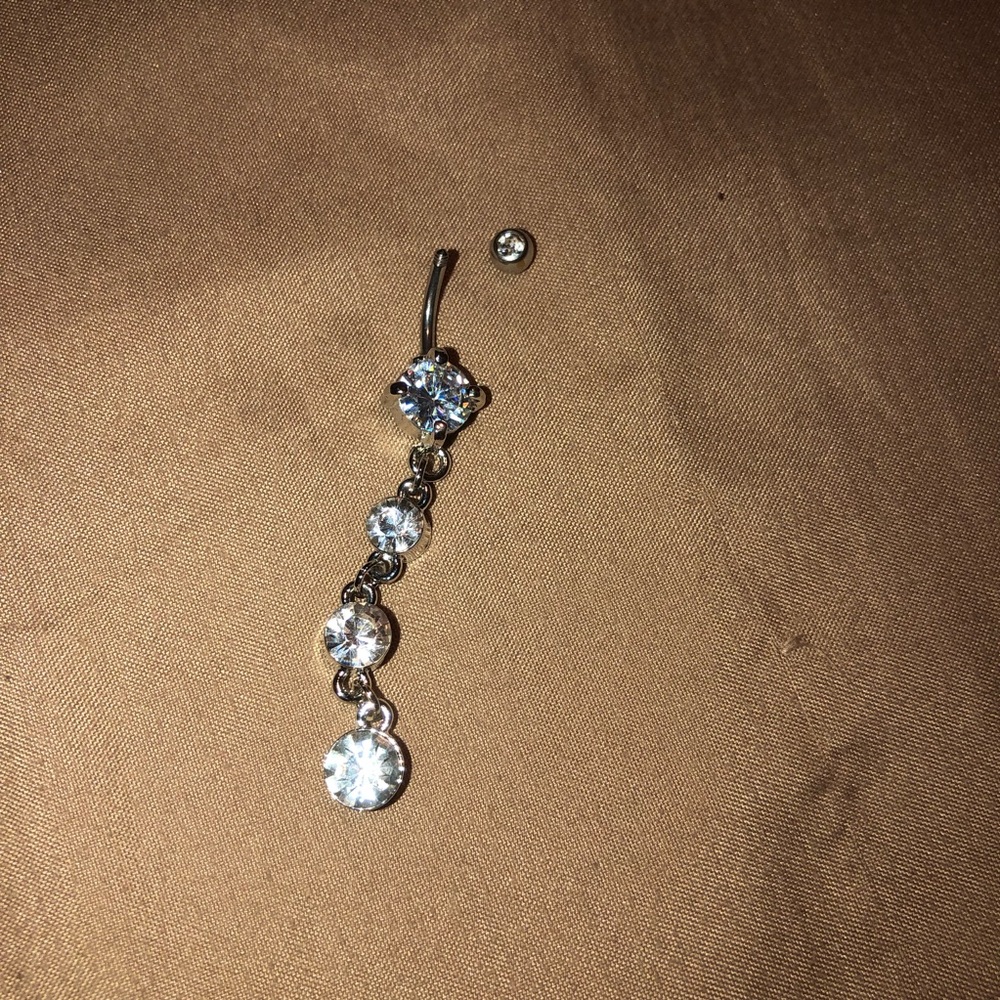 Dangling bellybutton ring - Picture 3 of 3